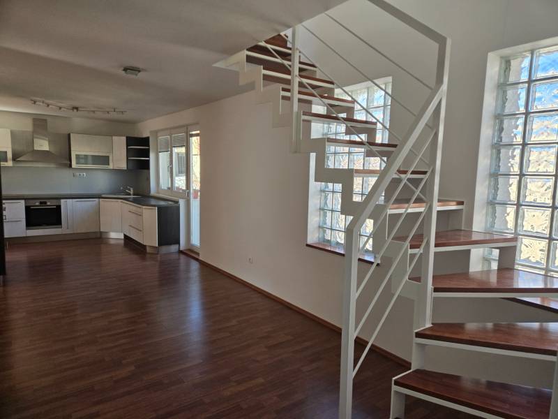 Rent Three bedroom apartment, Three bedroom apartment, Kozia, Bratisla