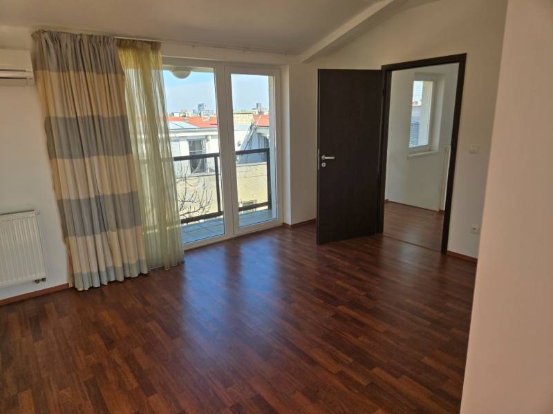 Rent Three bedroom apartment, Three bedroom apartment, Kozia, Bratisla